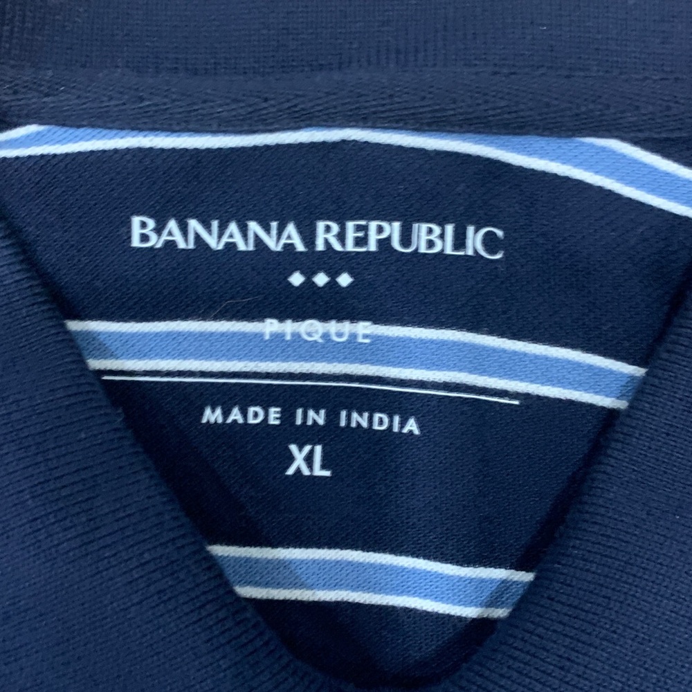 Banana Republic Men's Polo Shirt in Navy with White and Blue Stripes Size XL